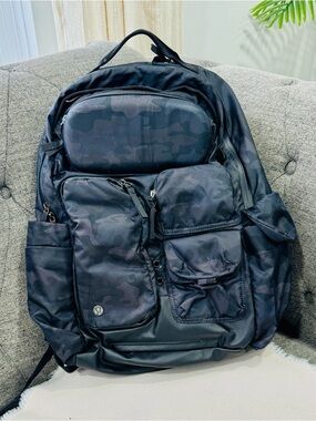 Lululemon Black Camo Multi-Pocket Backpack – Stylish & Functional